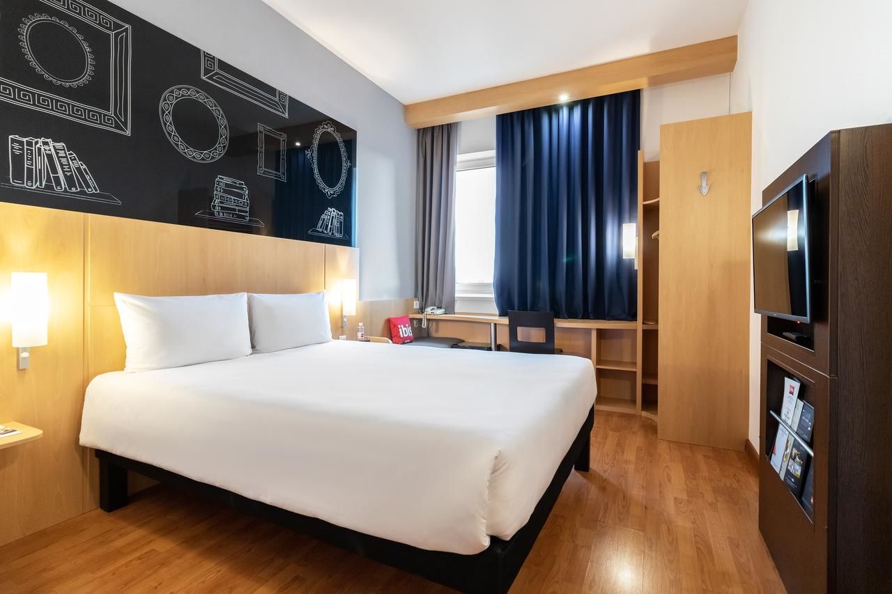 Отель ibis Kiev City Center Киев